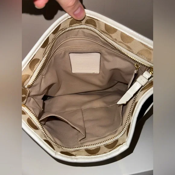 COACH Signature Stripe Crossbody Purse White Cream Beige No.D1432-F28502 - Picture 3 of 7